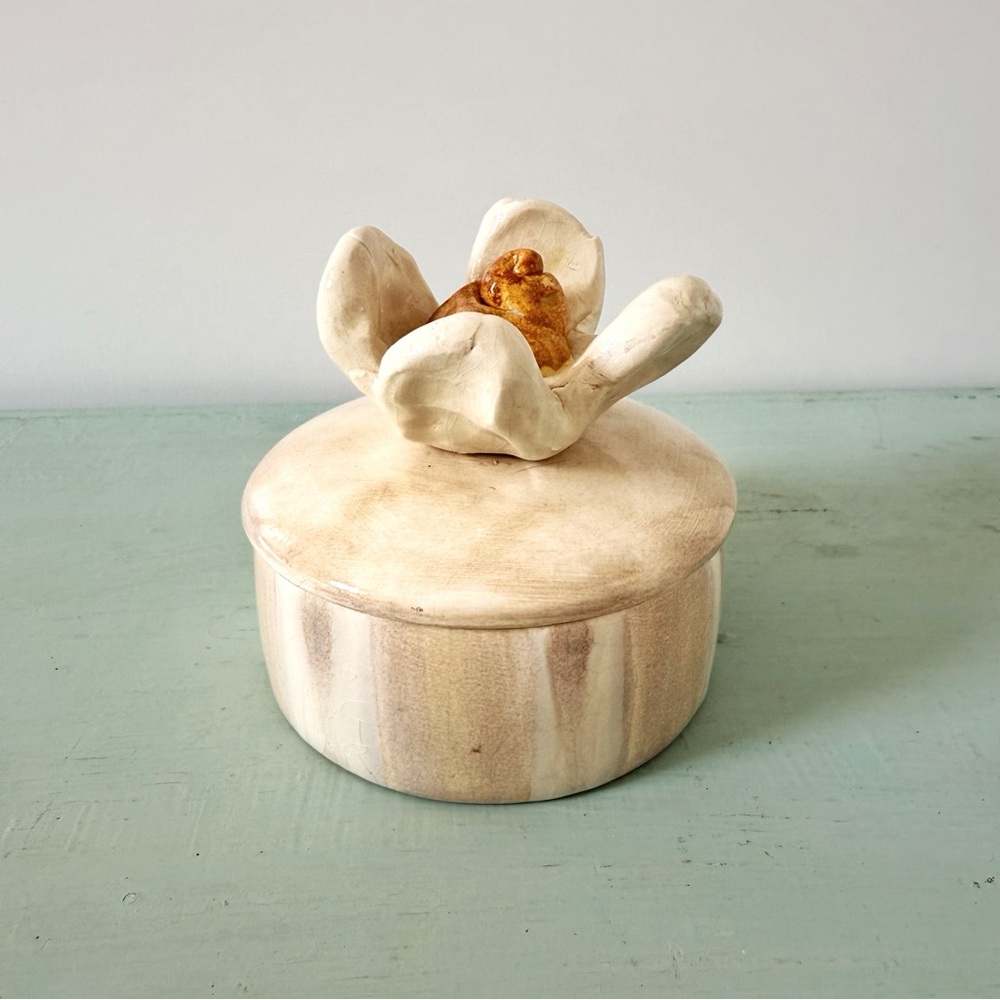 Ceramic Flower Lid Box